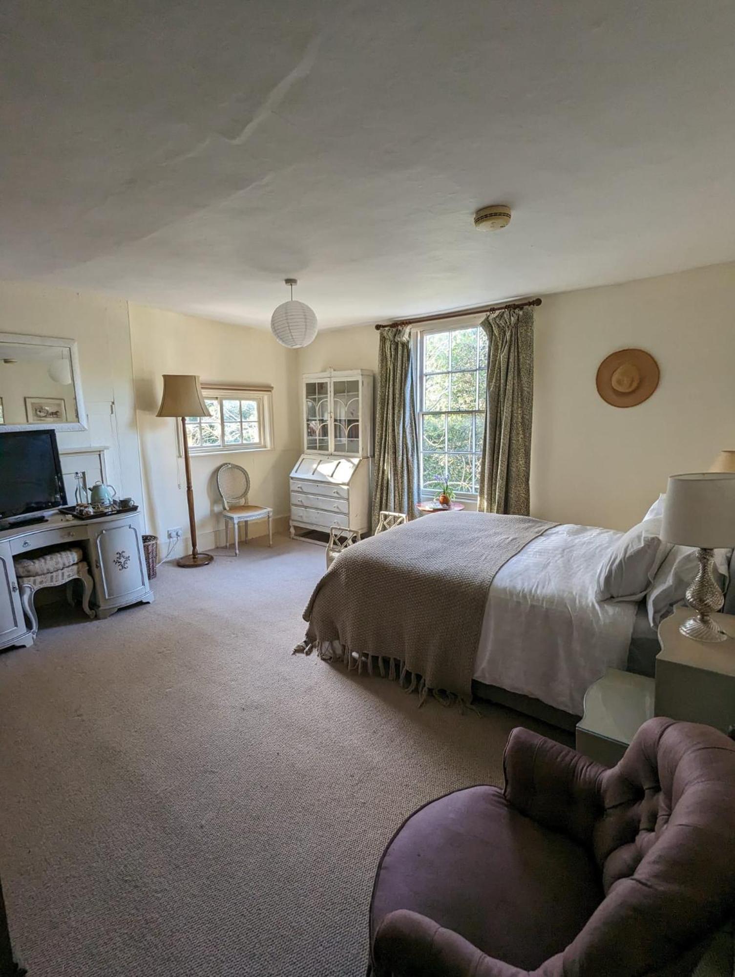 シェパートン Old Manor House Bed & Breakfast エクステリア 写真