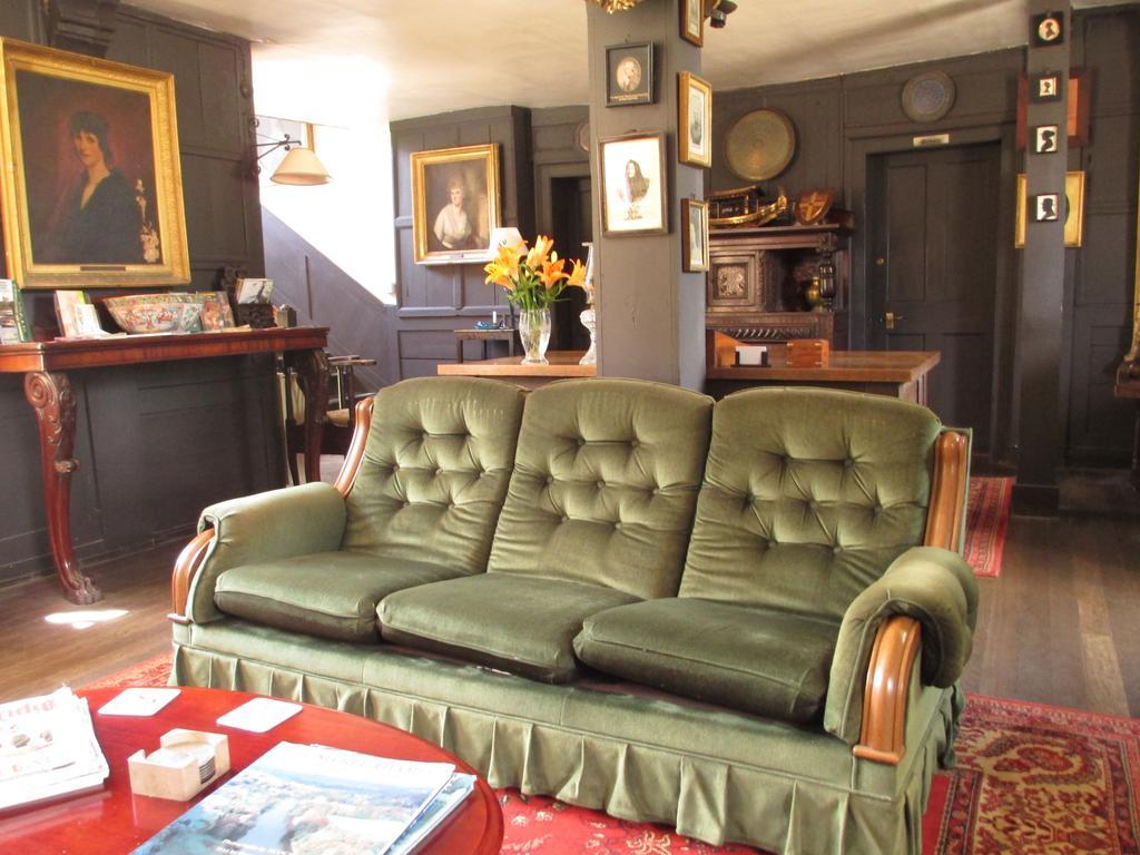 シェパートン Old Manor House Bed & Breakfast エクステリア 写真