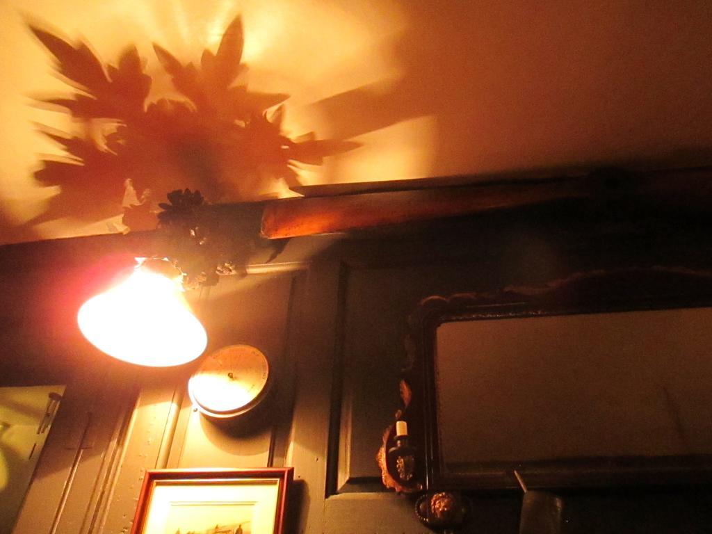 シェパートン Old Manor House Bed & Breakfast エクステリア 写真