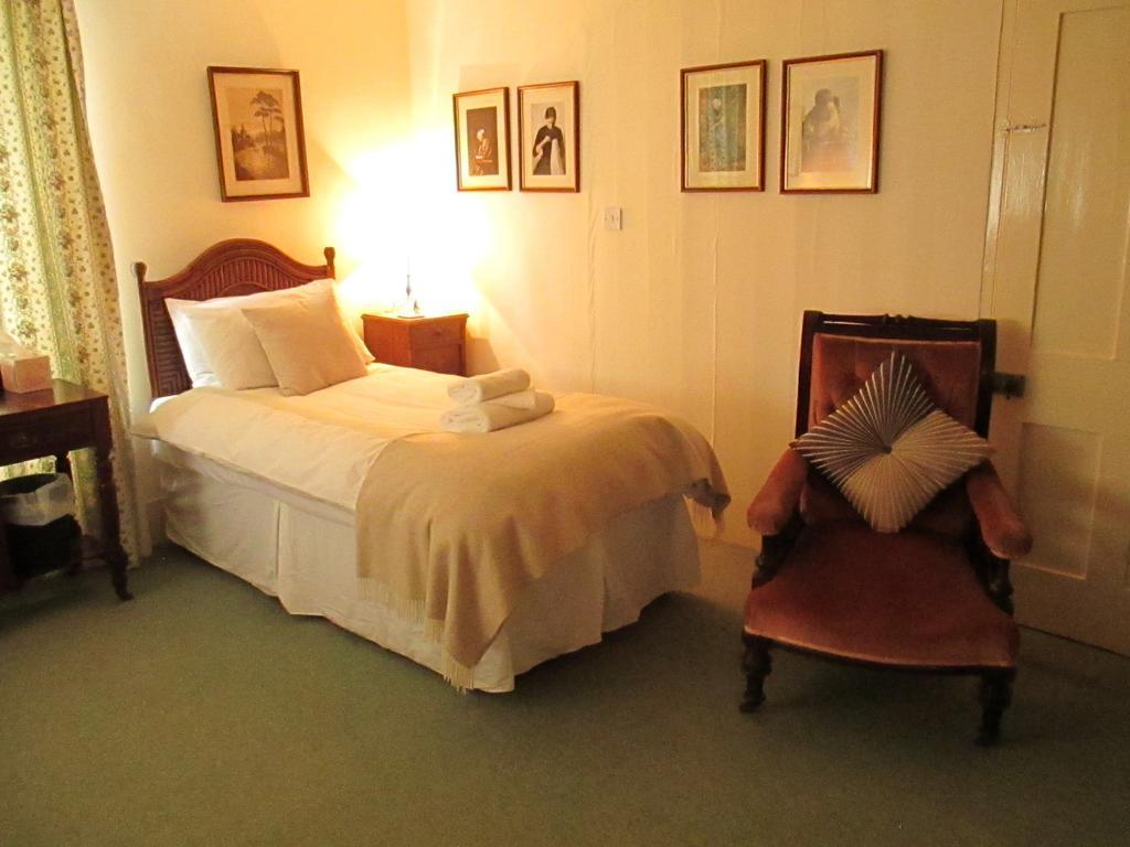 シェパートン Old Manor House Bed & Breakfast エクステリア 写真