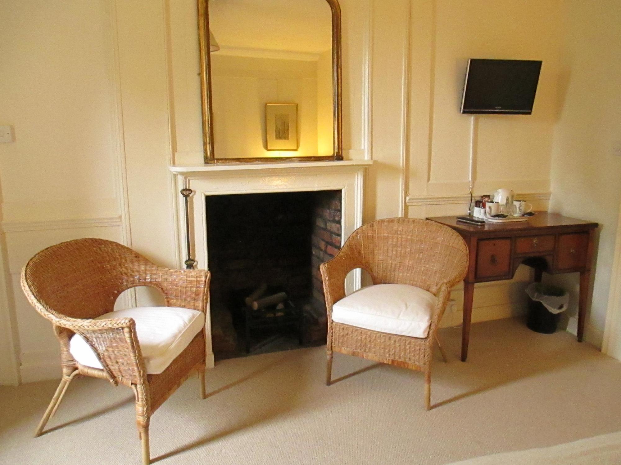 シェパートン Old Manor House Bed & Breakfast エクステリア 写真